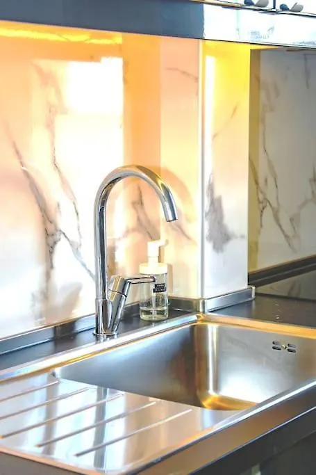Shiny And Relaxing 5Th Floor Apartment Tessalónica